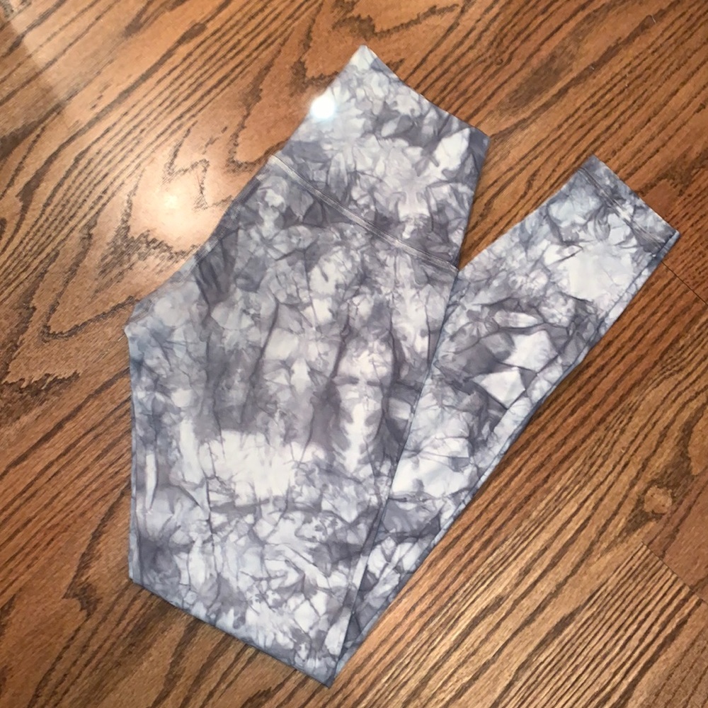 Tie dye lululemon leggings *SOLD*